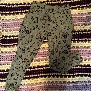 Maurice’s joggers leopard size L. Worn 2x